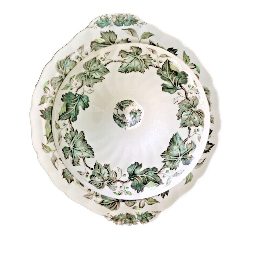 Johnson Brothers Vintage Ivy Covered Serving Bowl 9.5"